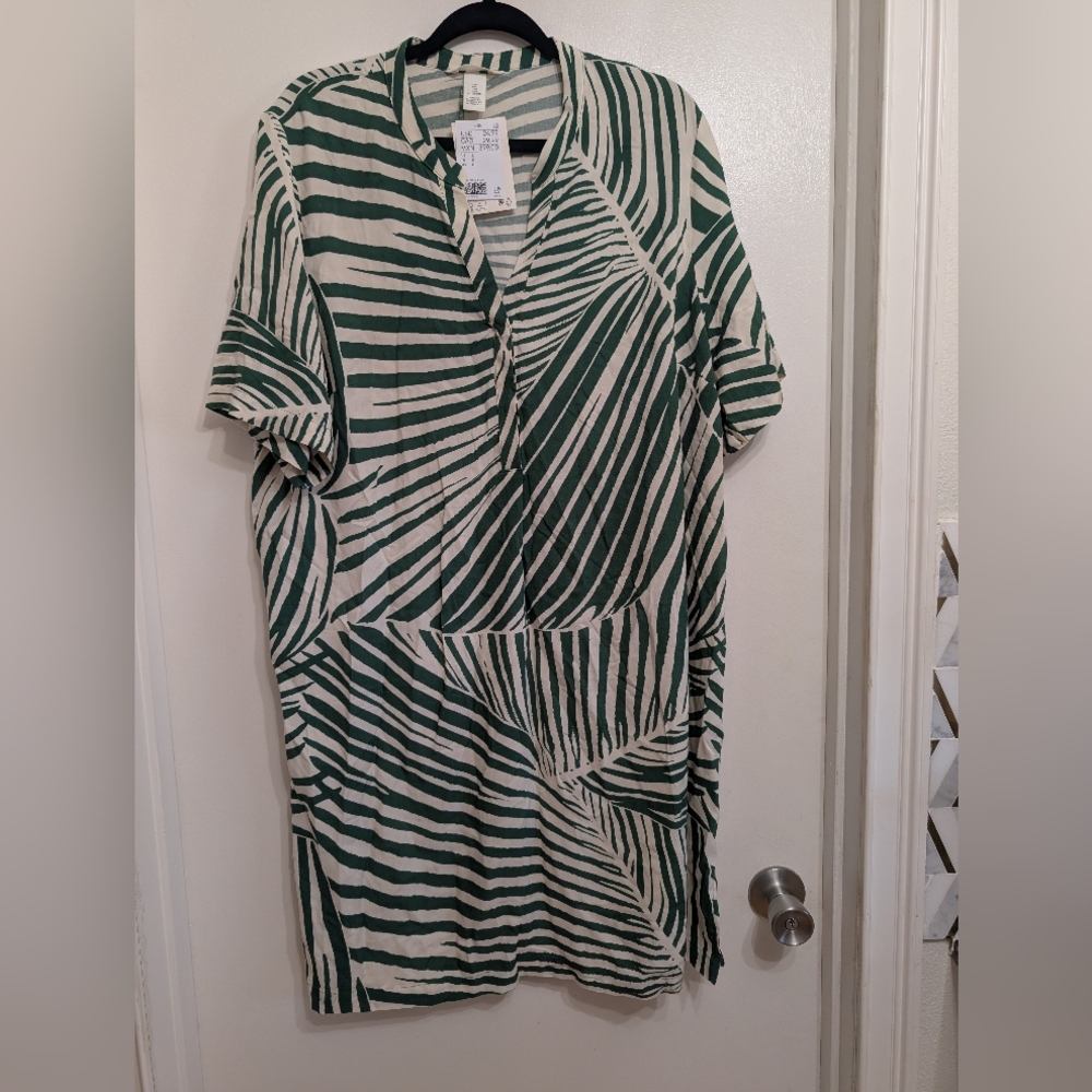 H&M Green & White Abstract Leaf Print V-Neck Dress | NWT